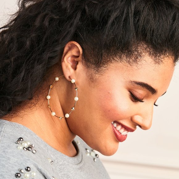 :: Stella & Dot Madison Pearl+Spike Hoop Earrings - Picture 11 of 11